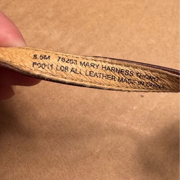 Frye Mary Harness Leather t strap Sandals 8.5 Brown Flat Thong Ring bohemian - Picture 10 of 10